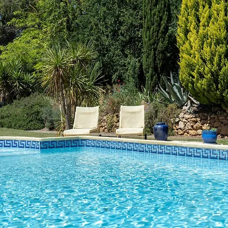 Spacious With Private Pool And Park, Cleaning Included Feriehus *