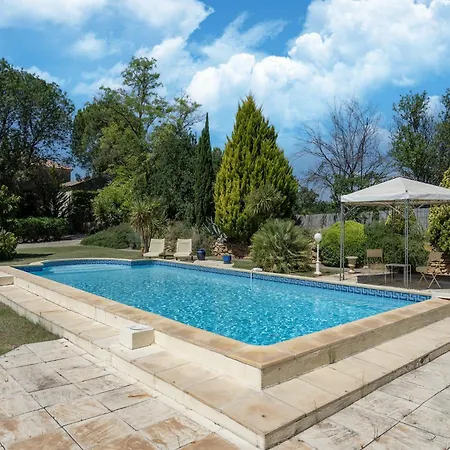 Spacious With Private Pool And Park, Cleaning Included
